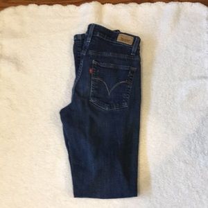 Levi’s mid rise skinny size 4M